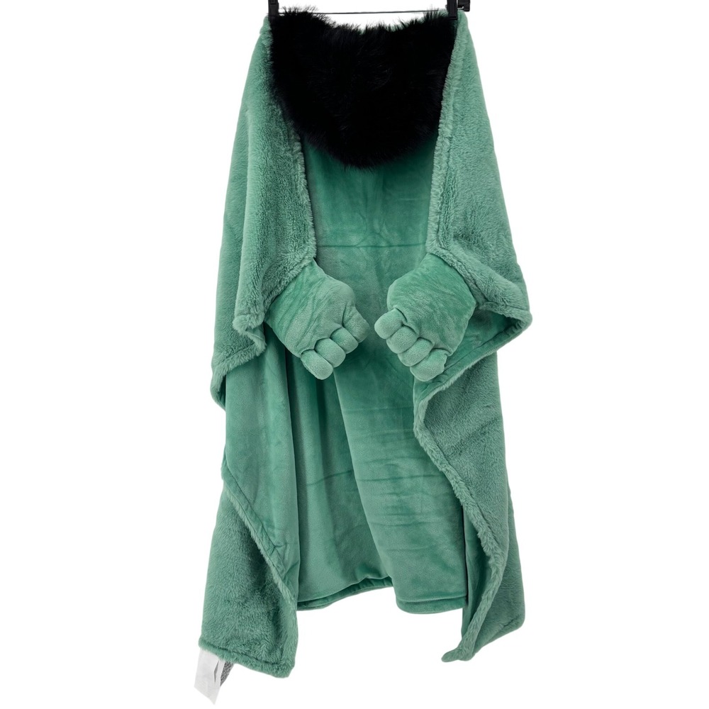 Marvel Pillowfort Hulk Wearable Throw Blanket Kids Green Faux Fur Hooded 40x50